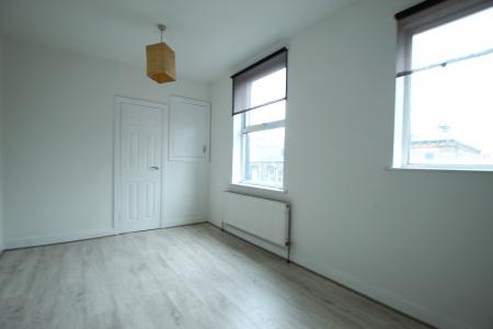 2 bedroom Terraced House to let in King Street, Morley, LS27