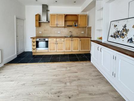 2 bedroom Terraced House to let in King Street, Morley, LS27