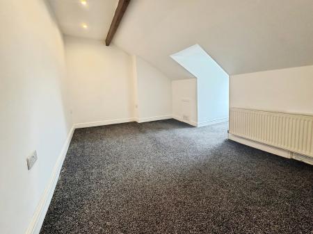 2 bedroom Terraced House to let in King Street, Morley, LS27