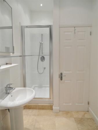 2 bedroom Terraced House to let in New Bank Street, Morley, LS27
