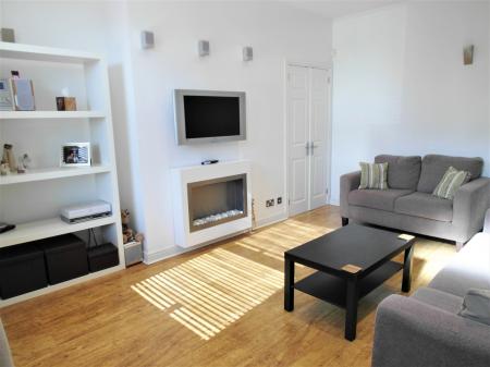 2 bedroom Terraced House to let in New Bank Street, Morley, LS27