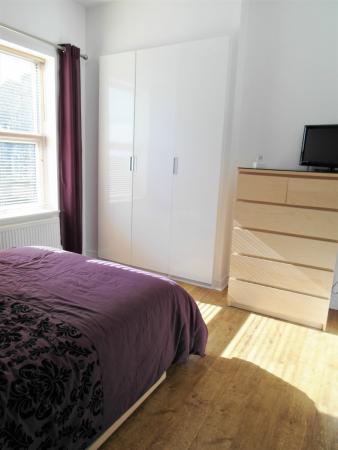 2 bedroom Terraced House to let in New Bank Street, Morley, LS27
