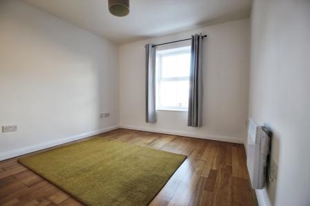 2 bedroom Flat to let in 108a Queen Street, Morley, LS27