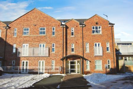 2 bedroom Flat to let in 108a Queen Street, Morley, LS27