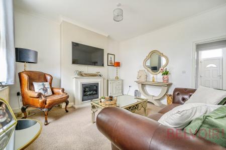 2 bedroom Terraced House for sale in Bradford Road, Wakefield, WF3