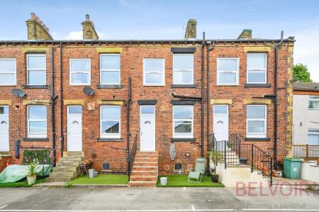 2 bedroom Terraced House for sale in Bradford Road, Wakefield, WF3
