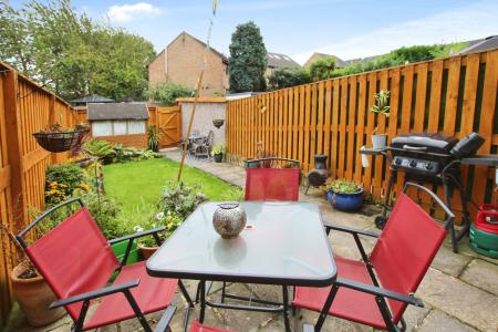 2 bedroom Town house to let in Elland Road, Morley, LS27