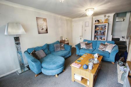 2 bedroom Town house to let in Elland Road, Morley, LS27
