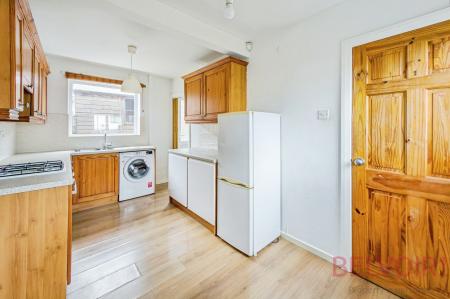 2 bedroom Terraced House for sale in Hepworth Avenue, Churwell, LS27