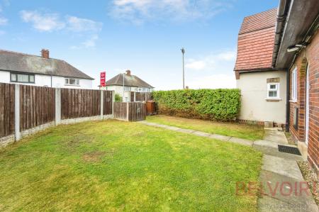 2 bedroom Terraced House for sale in Hepworth Avenue, Churwell, LS27
