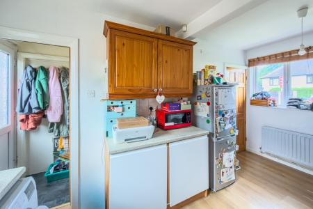 2 bedroom Terraced House for sale in Hepworth Avenue, Churwell, LS27