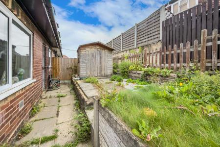 2 bedroom Terraced House for sale in Hepworth Avenue, Churwell, LS27