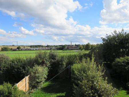 1 bedroom Town house to let in Falcon Mews, Morley, LS27
