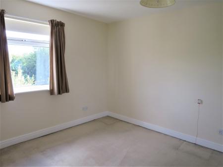 1 bedroom Town house to let in Falcon Mews, Morley, LS27