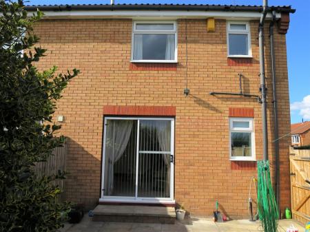 1 bedroom Town house to let in Falcon Mews, Morley, LS27