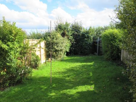 1 bedroom Town house to let in Falcon Mews, Morley, LS27