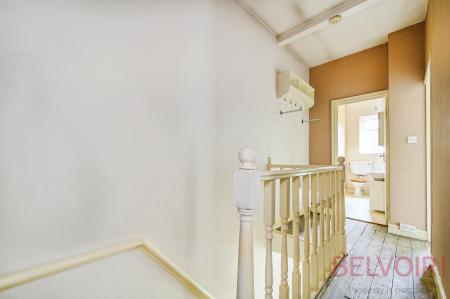 2 bedroom Terraced House for sale in Troy Road, Morley, LS27