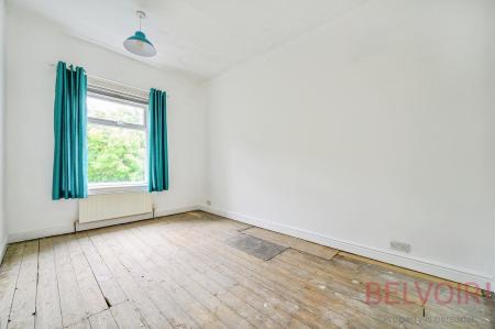 2 bedroom Terraced House for sale in Troy Road, Morley, LS27