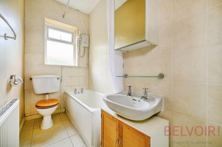 2 bedroom Terraced House for sale in Troy Road, Morley, LS27