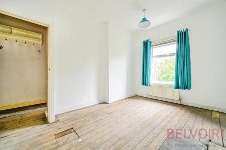 2 bedroom Terraced House for sale in Troy Road, Morley, LS27