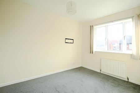 3 bedroom Semi-detached house to let in Marston Avenue, Morley, LS27