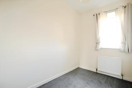 3 bedroom Semi-detached house to let in Marston Avenue, Morley, LS27