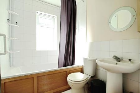 3 bedroom Semi-detached house to let in Marston Avenue, Morley, LS27