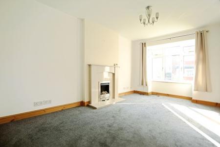 3 bedroom Semi-detached house to let in Marston Avenue, Morley, LS27
