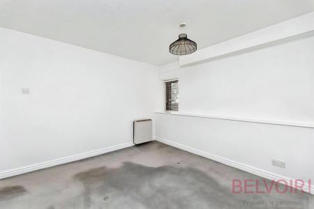 2 bedroom Flat to let in Fountain Street, Morley, LS27