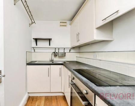 2 bedroom Flat to let in Fountain Street, Morley, LS27