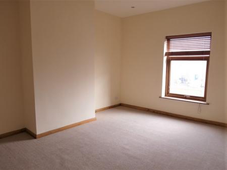 1 bedroom Terraced House to let in Bruntcliffe Road, Morley, LS27