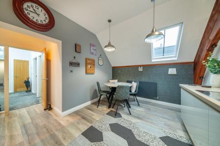 2 bedroom Apartment to let in Priestley Manor, Peel Street, Morley, LS27