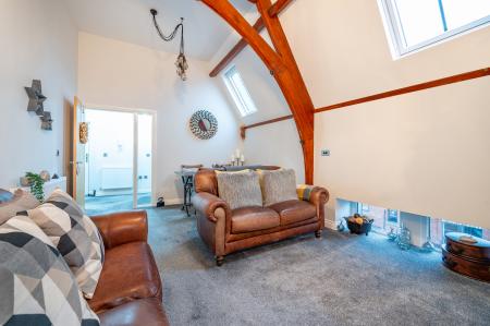 2 bedroom Apartment to let in Priestley Manor, Peel Street, Morley, LS27
