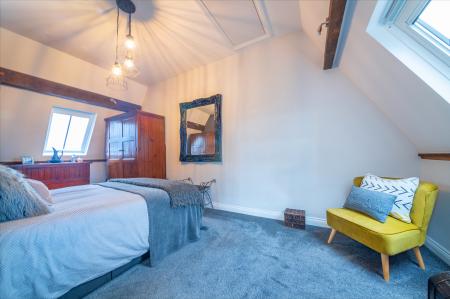 2 bedroom Apartment to let in Priestley Manor, Peel Street, Morley, LS27