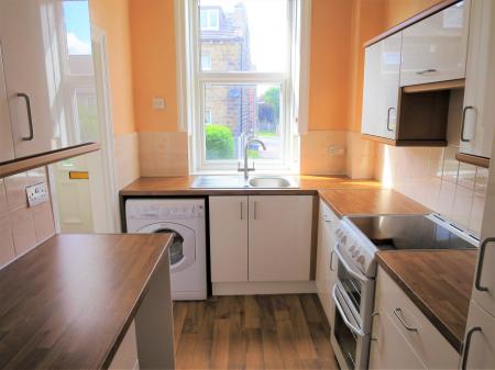 3 bedroom Terraced House to let in Cardigan Avenue, Morley, LS27