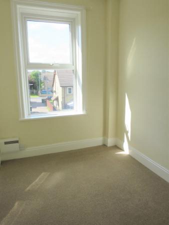 3 bedroom Terraced House to let in Cardigan Avenue, Morley, LS27