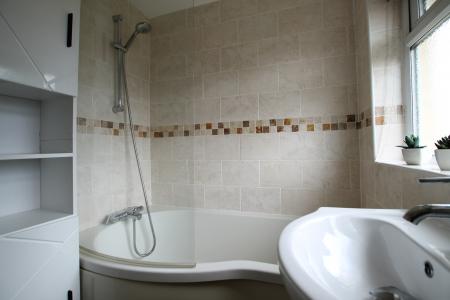 2 bedroom Semi-detached house to let in Albert Drive, Morley, LS27