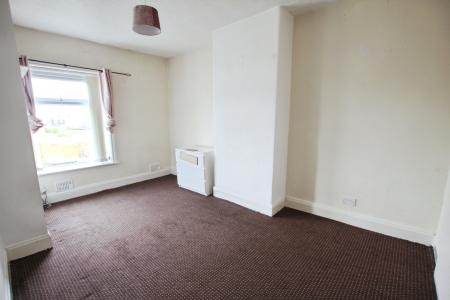 2 bedroom Terraced House to let in New Bank Street, Morley, LS27