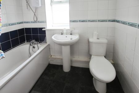 2 bedroom Terraced House to let in New Bank Street, Morley, LS27