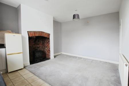 2 bedroom Terraced House to let in New Bank Street, Morley, LS27