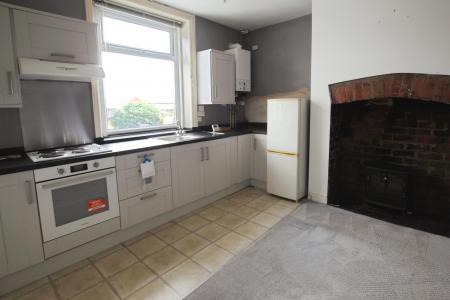 2 bedroom Terraced House to let in New Bank Street, Morley, LS27