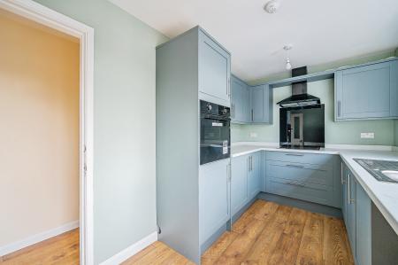 2 bedroom Semi-detached bungalow for sale in Wharfedale Rise, Tingley, WF3