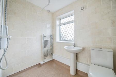 2 bedroom Semi-detached bungalow for sale in Wharfedale Rise, Tingley, WF3