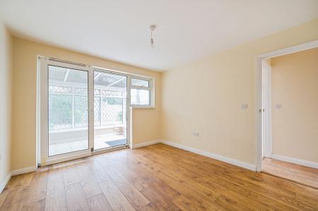 2 bedroom Semi-detached bungalow for sale in Wharfedale Rise, Tingley, WF3
