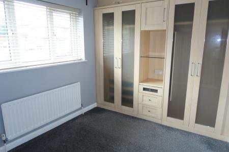 2 bedroom Semi-detached house to let in Ibbetson Road, Churwell, LS27
