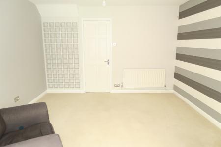 2 bedroom Semi-detached house to let in Ibbetson Road, Churwell, LS27