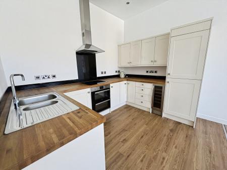 1 bedroom Flat for sale in Peel Court Peel Street, Morley, LS27