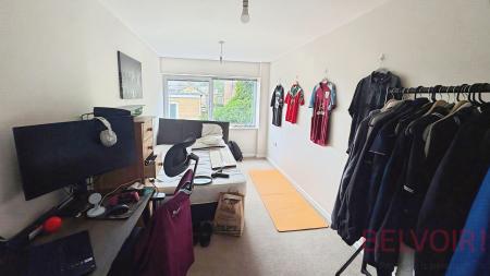2 bedroom Flat for sale in Queen Street, Morley, LS27