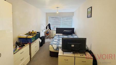 2 bedroom Flat for sale in Queen Street, Morley, LS27