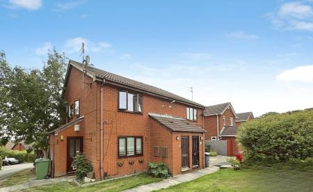 2 bedroom Flat for sale in Ibbetson Mews, Churwell, LS27